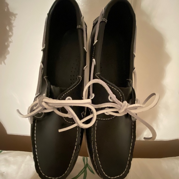 Authentic Sebago Docksides boat shoes - NWOT - Picture 3 of 12